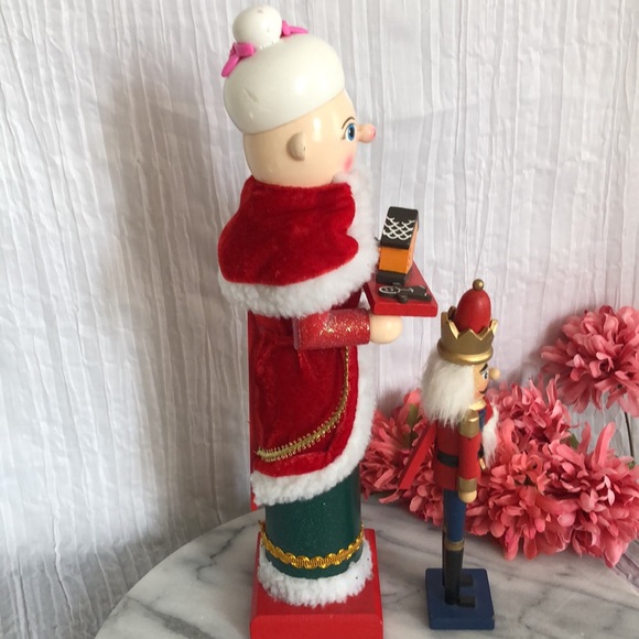 Christmas Nutcrackers wooden Mrs Santa Claus with cookies & smaller sold… - Picture 7 of 12